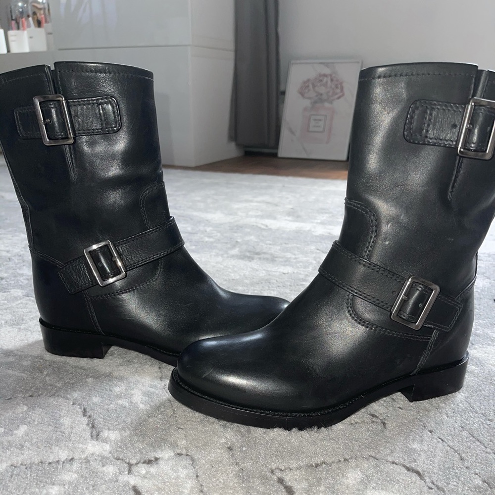 Brand new leather Prada boots with buckles VINTAGE